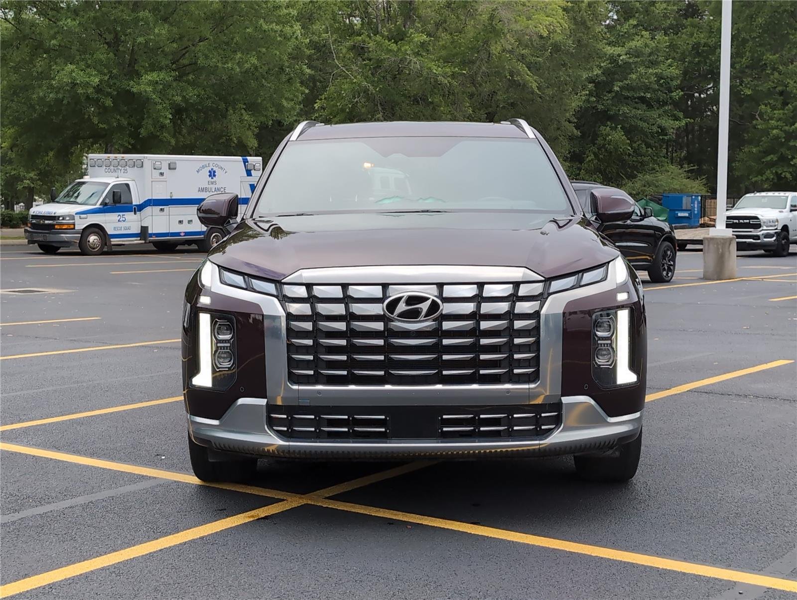 Used 2024 Sierra Burgundy Hyundai Calligraphy image 10