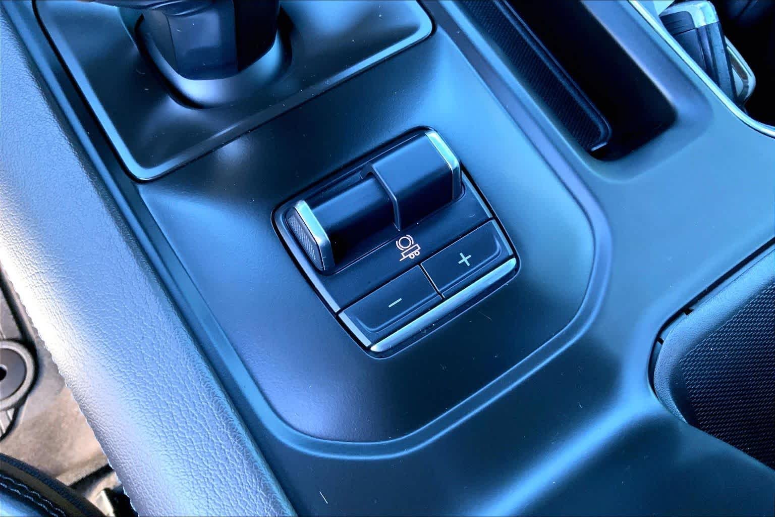Used 2024 White Frost Tricoat GMC Denali image 31