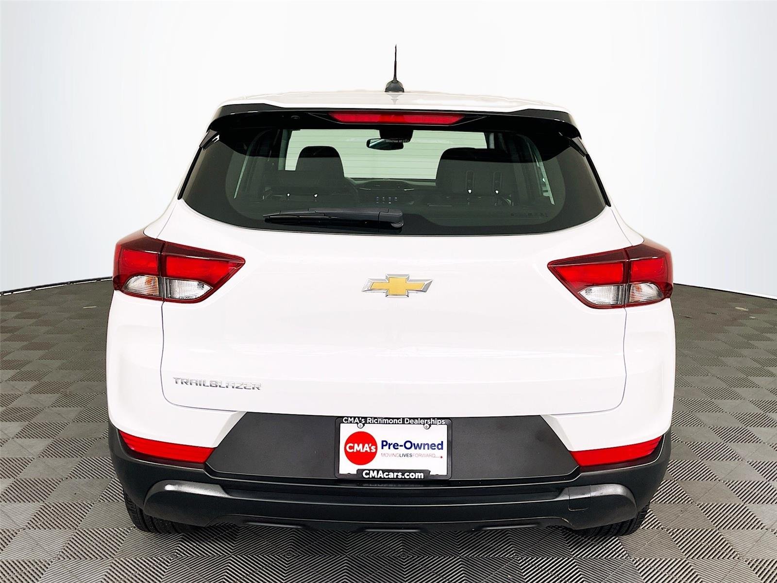Used 2023 Summit White Chevrolet LS image 7