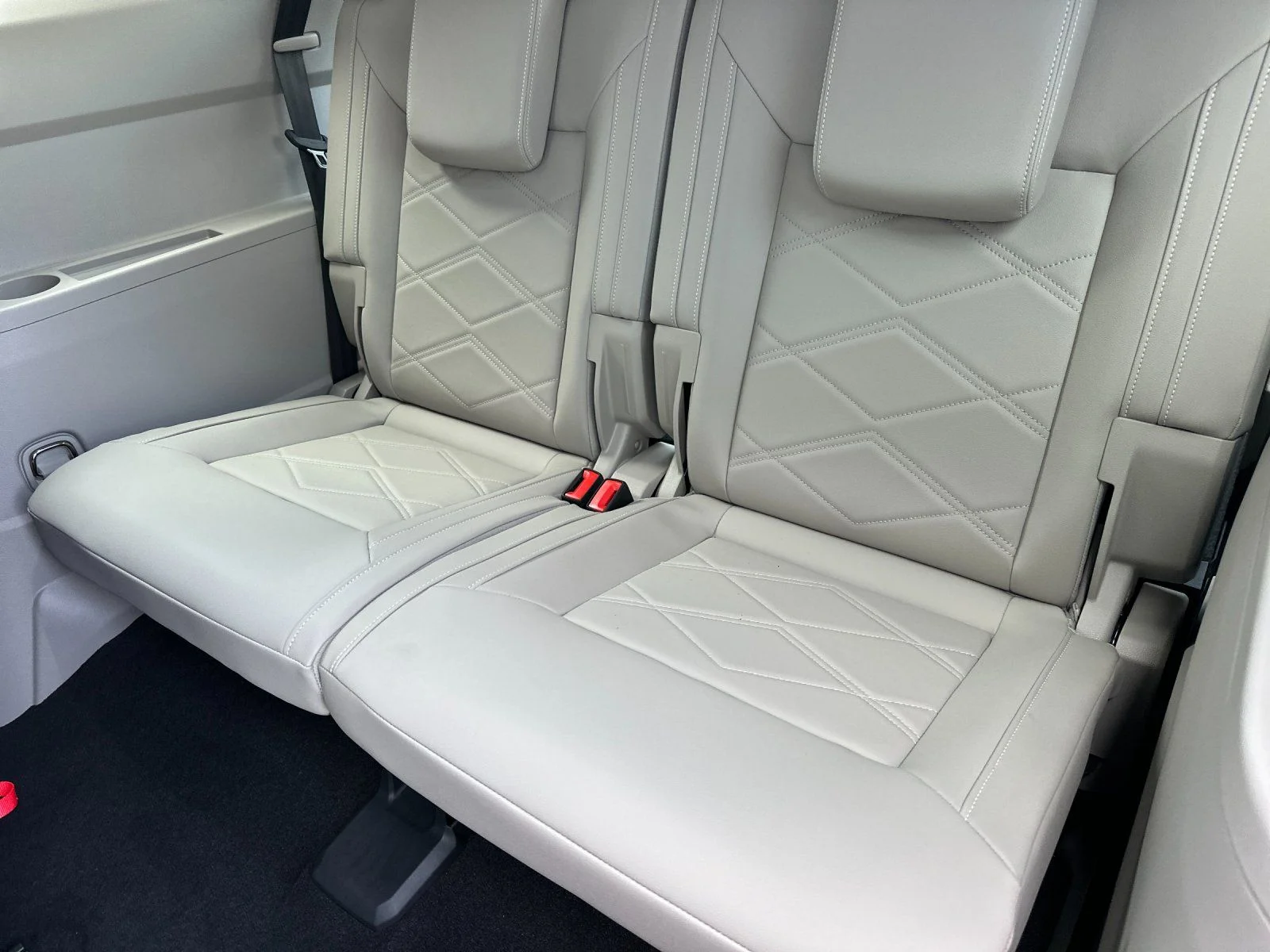 New 2026 Silver Volkswagen SE w/Technology image 14