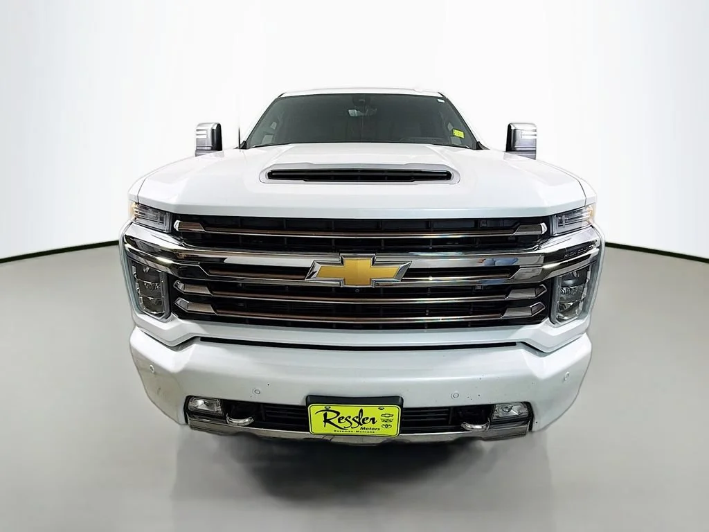 Used 2021 Iridescent Pearl Tricoat Chevrolet High Country image 2