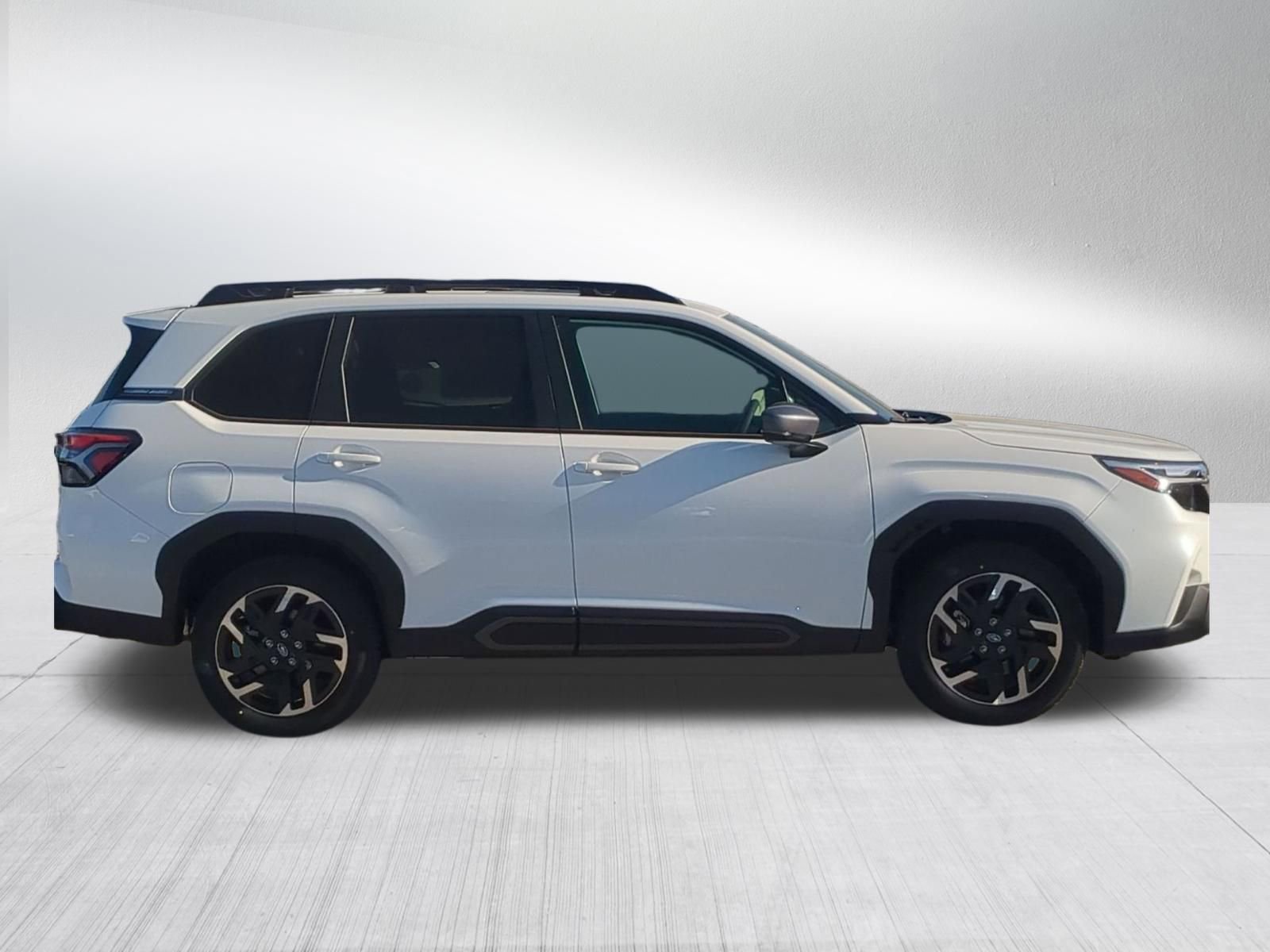 New 2026 CRYSTAL WHITE PEARL Subaru Limited image 8