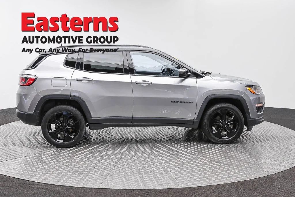 Used 2020 Silver Jeep Latitude image 4