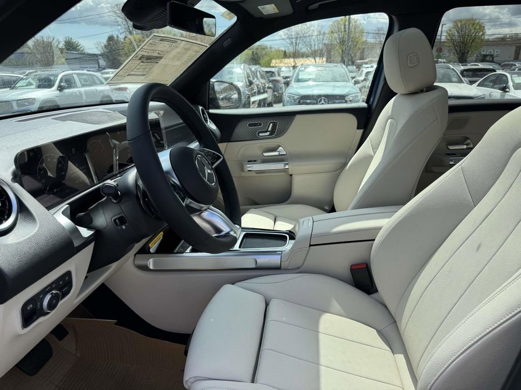 New 2026 Starling Blue Metallic Mercedes-Benz GLB 250 image 4