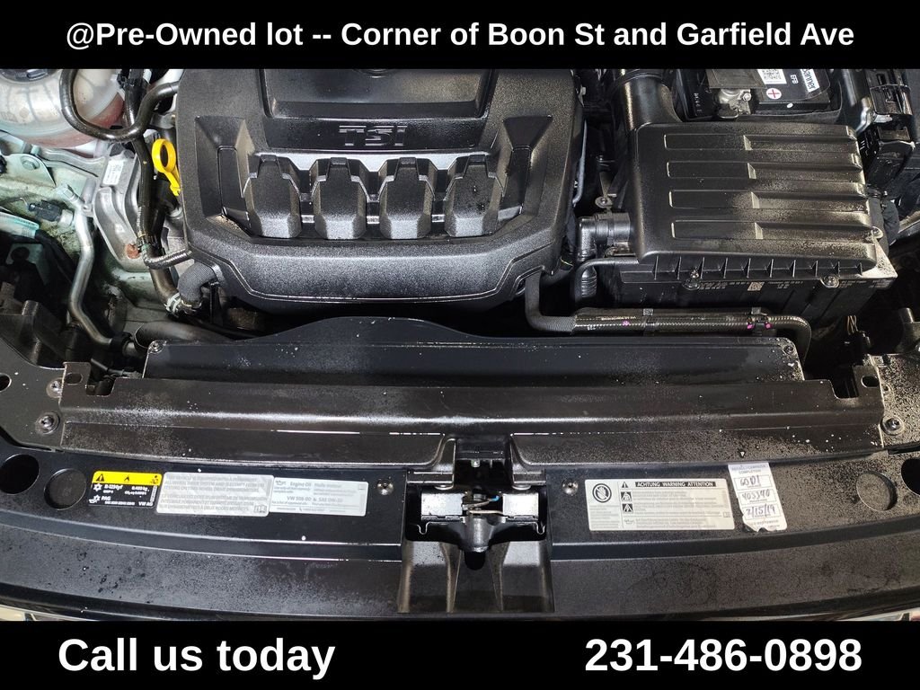 Used 2018  Volkswagen 2.0T SEL image 10