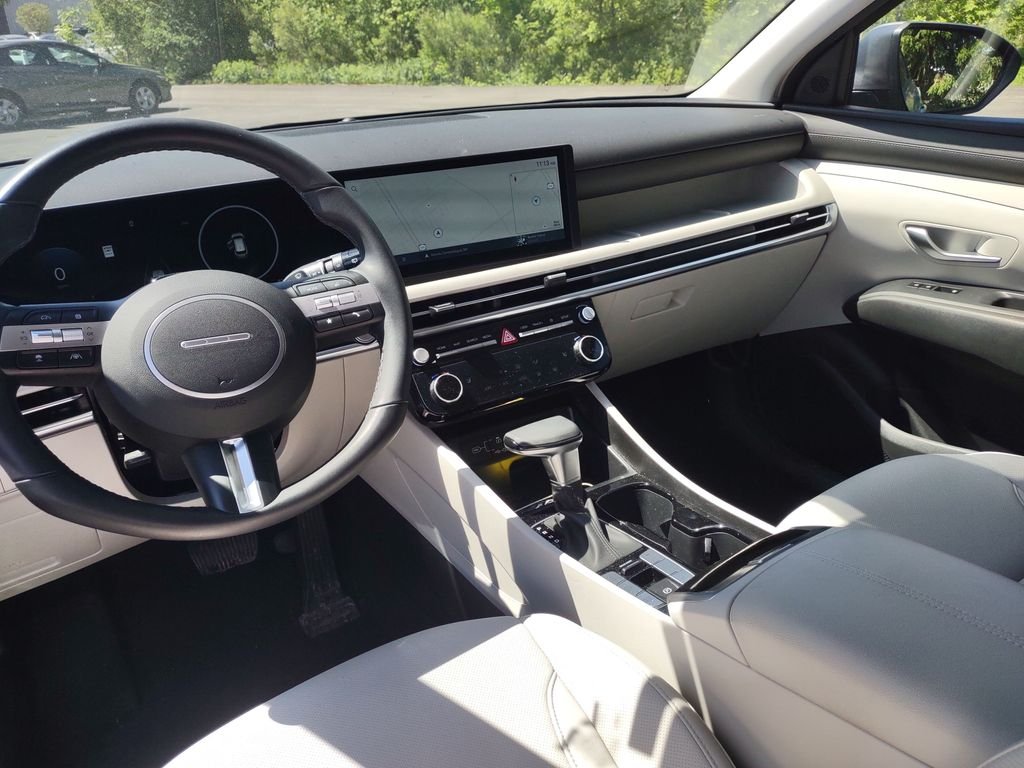 Certified Used 2025 Silver Hyundai SEL Convenience image 9