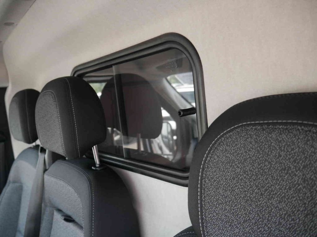New 2026 Bright White Clearcoat RAM TRADESMAN image 27