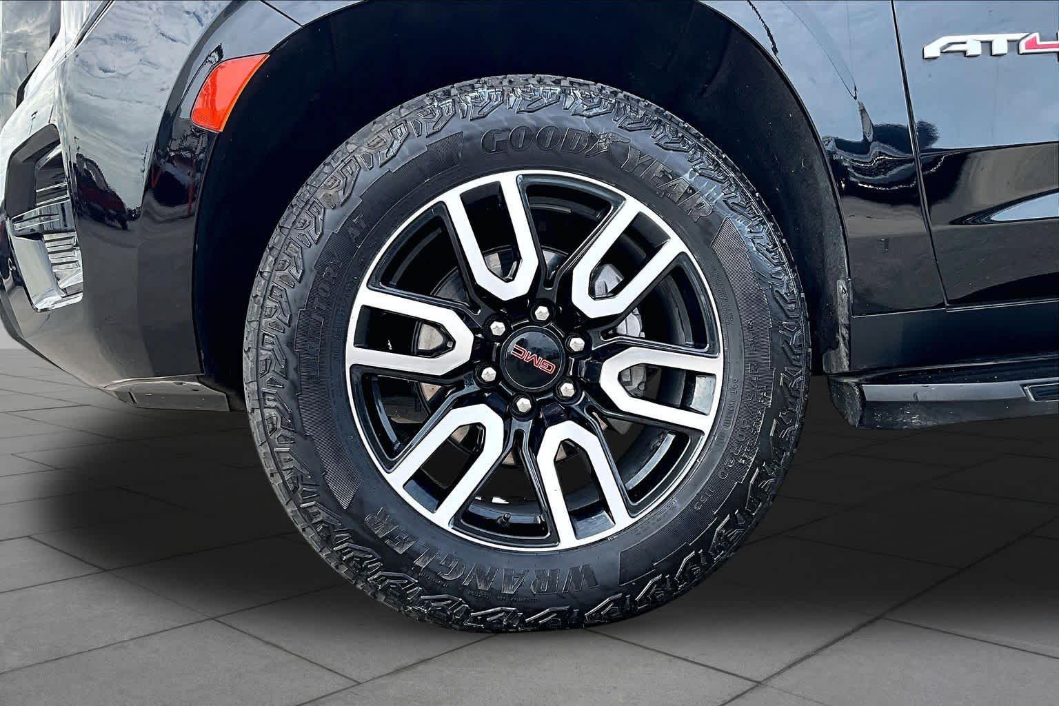 Used 2024 Onyx Black GMC AT4 image 11