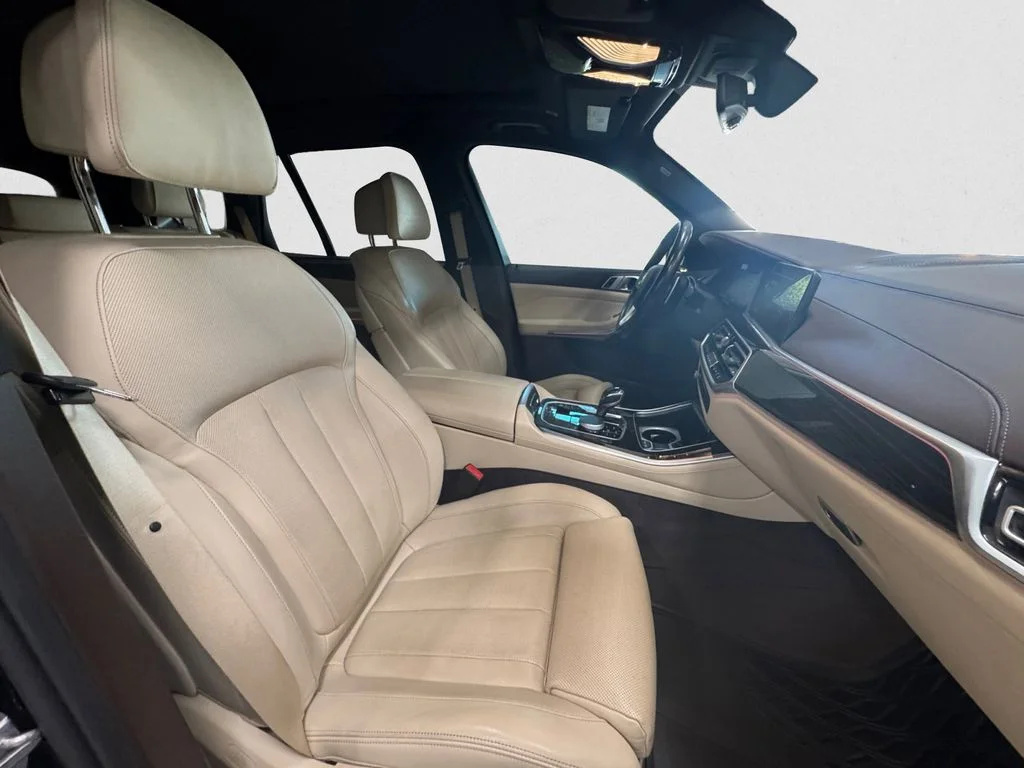 Used 2019 Black BMW xDrive40i image 15