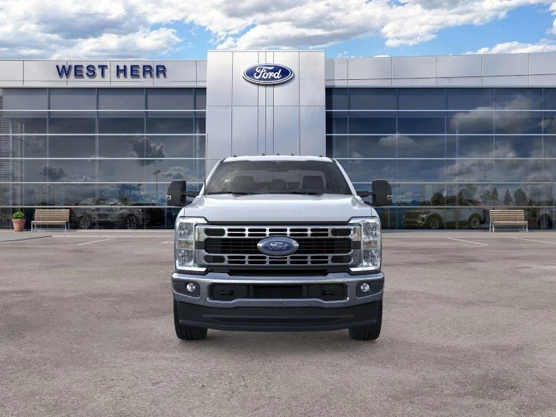 2025 Ford F-350 Super Duty XLT - Photo 7