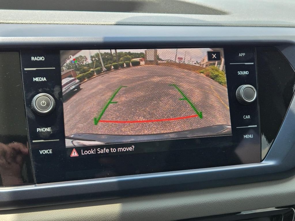 2023 Volkswagen Taos SE - Photo 24