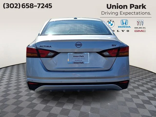 Used 2024 Brilliant Silver Metallic Nissan 2.5 SV image 5