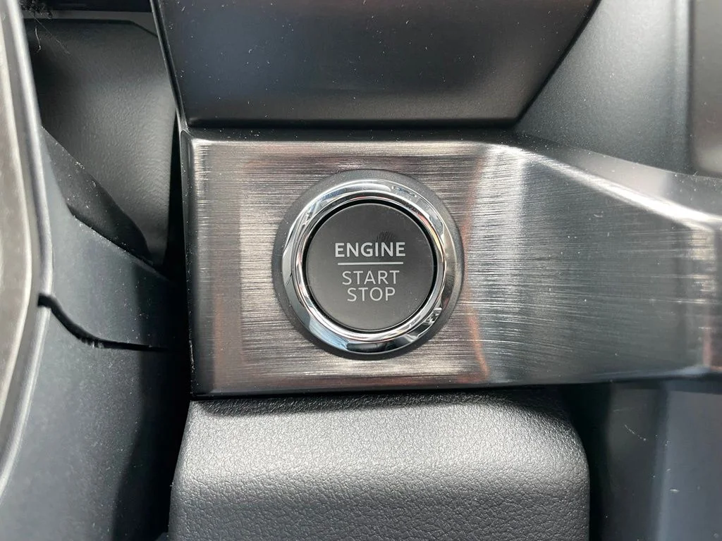 New 2026 Glacier Gray Metallic Tri-Coat Ford F-250® Lariat® image 54