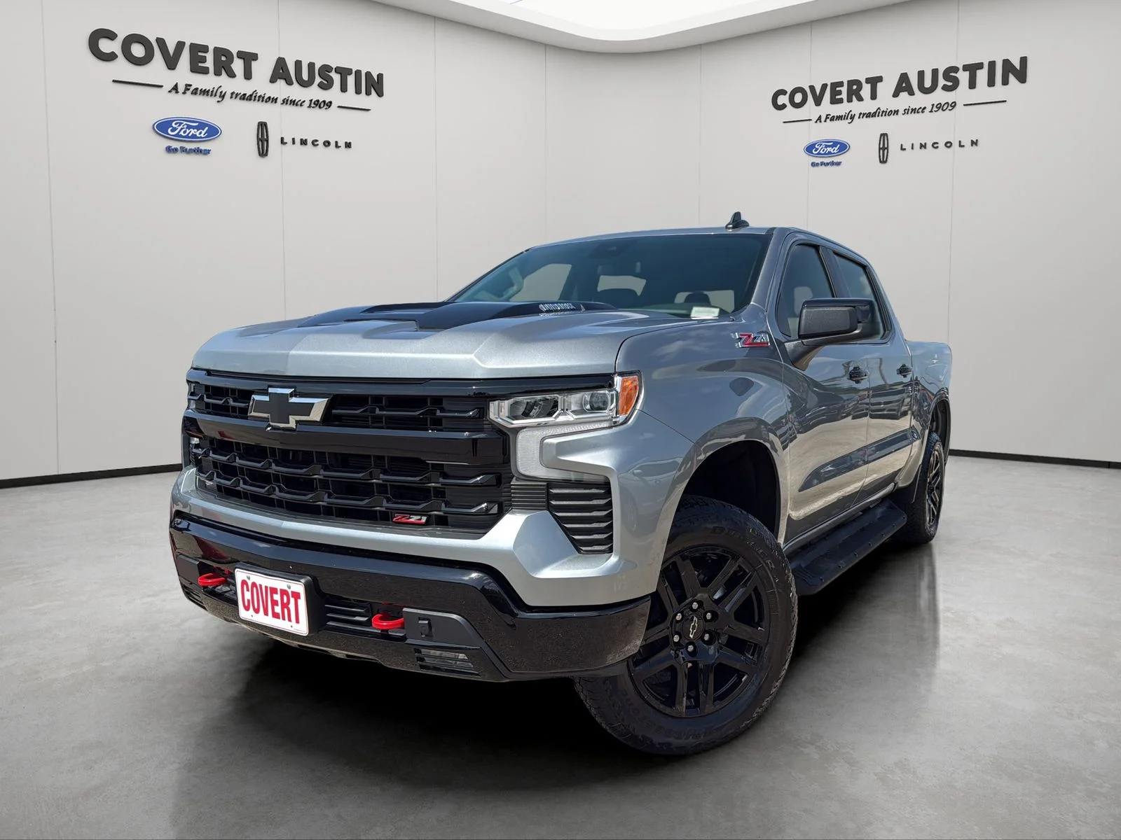 Used 2026 Gray Chevrolet LT Trail Boss image 1