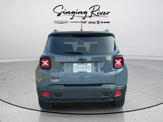 Used 2017 Gray Jeep Latitude image 6