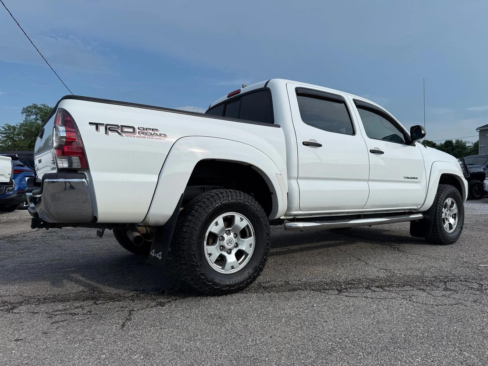 Used 2012 White Toyota Base image 8