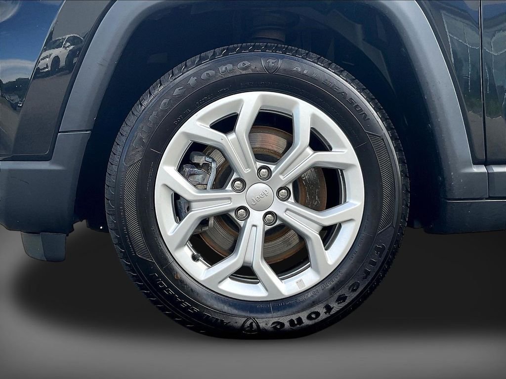 Used 2024 Black Jeep Latitude image 33