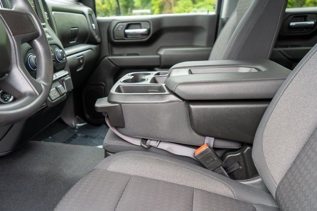 Used 2024  Chevrolet Custom image 19