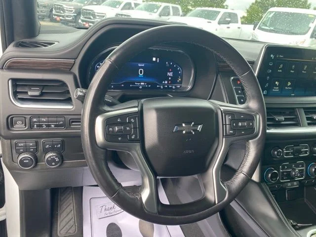 Used 2022 Summit White Chevrolet Z71 image 17