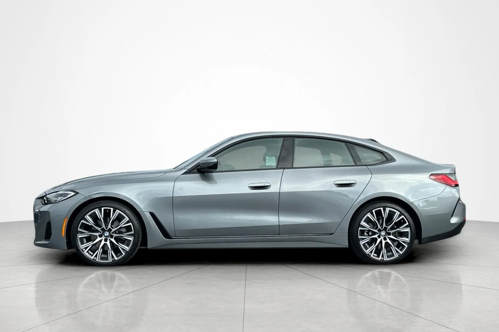 Used 2023 Skyscraper Grey Metallic BMW 430i image 2