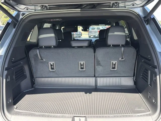 New 2026 Sterling Metallic GMC Elevation image 10