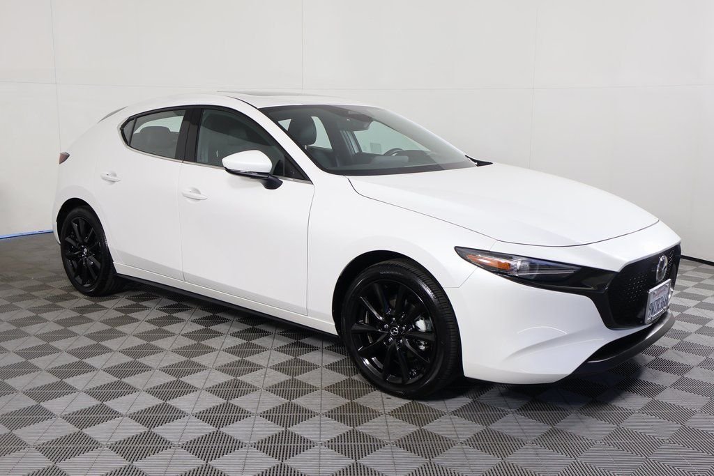 2026 Mazda Mazda3 Premium - Photo 4