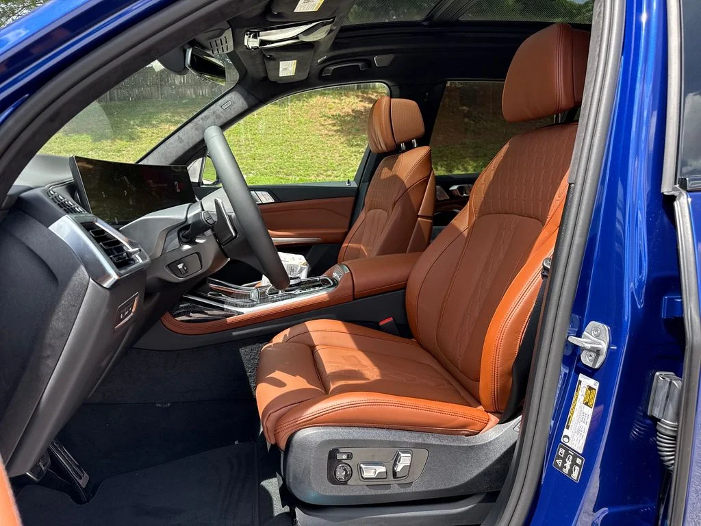 New 2027 Blue BMW M60i image 10