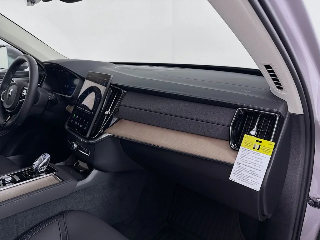2026 Volvo XC90 Plus - Photo 25