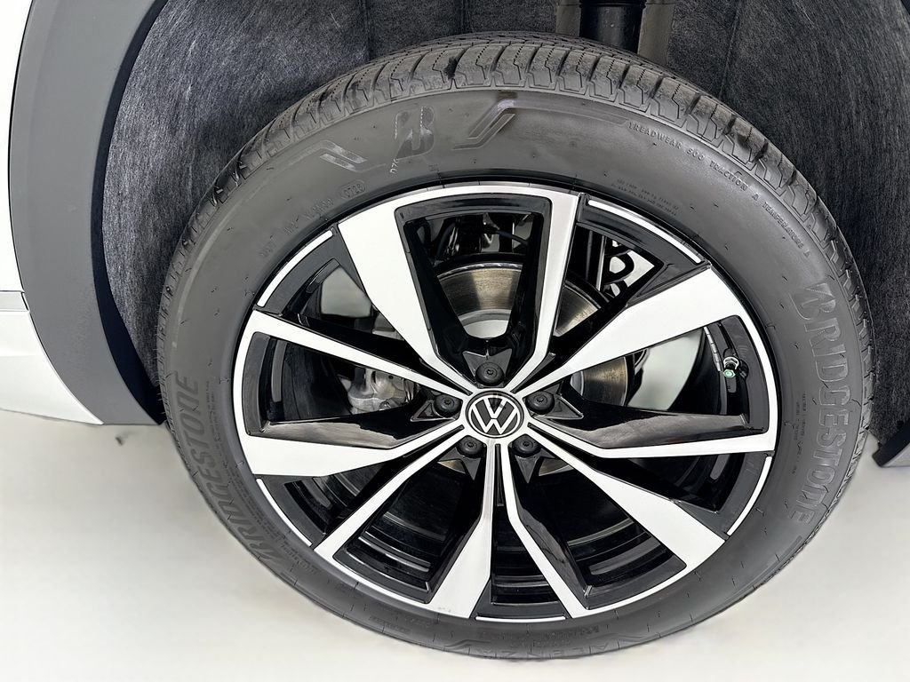 New 2026 Opal White Pearl Volkswagen SEL Premium R-Line image 30