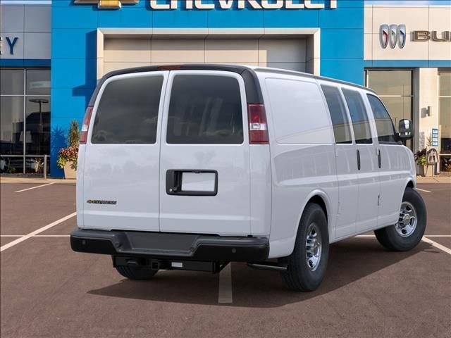 New 2026 Summit White Chevrolet WT image 4