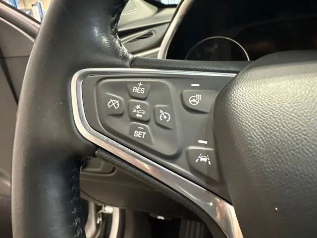 Used 2022 Silver Ice Metallic Chevrolet Premier image 17