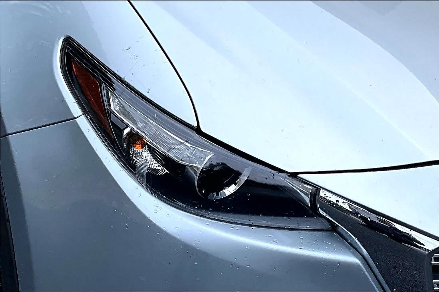 Used 2018 Sonic Silver Metallic Mazda Touring image 28