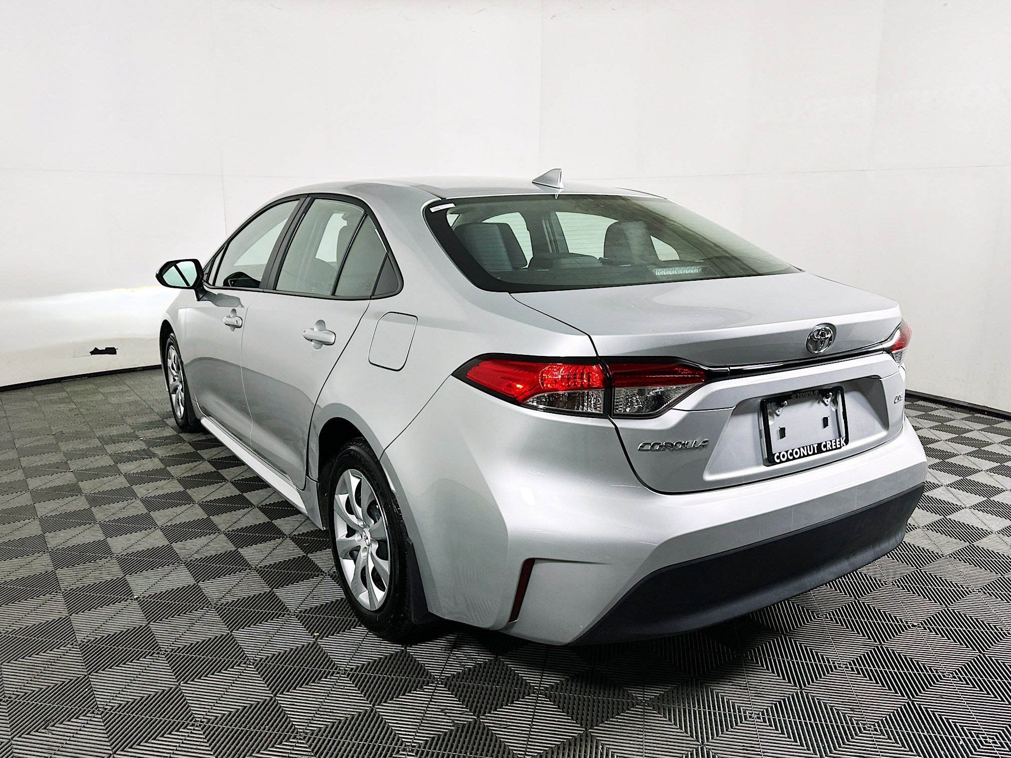 2025 Toyota Corolla thumbnail 7