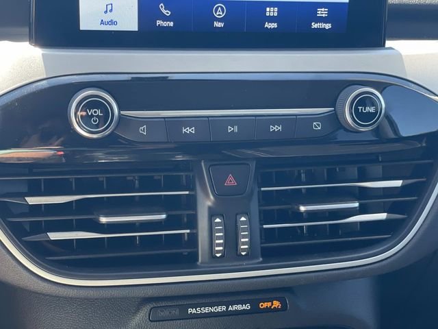 Used 2022 Silver Ford SEL image 27