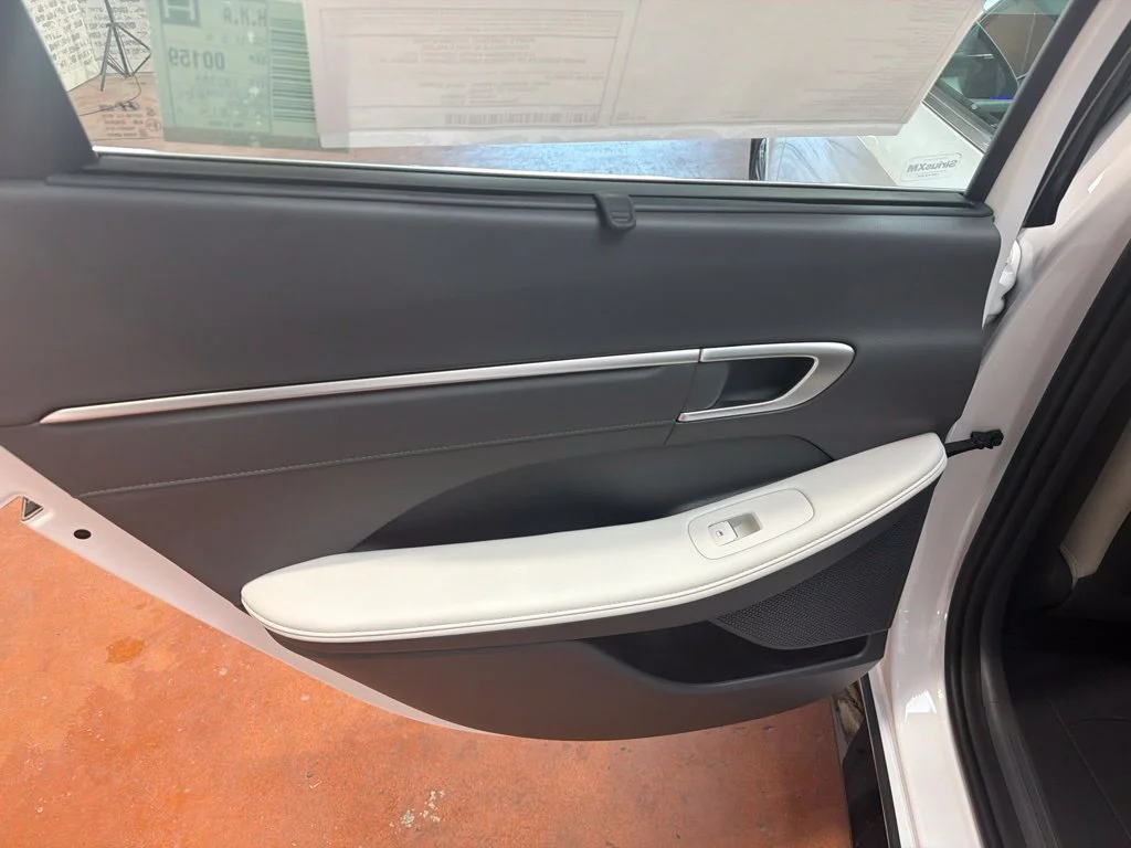 New 2027 Serenity White Hyundai Limited image 17