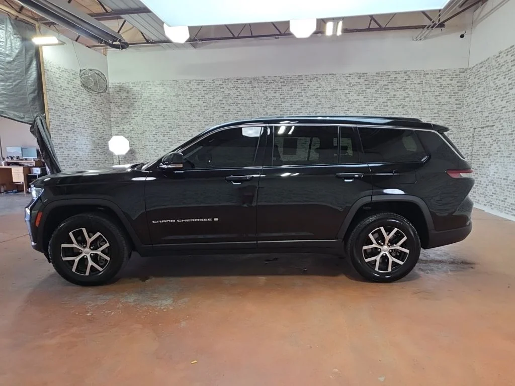 Used 2024 Black Jeep Limited image 4