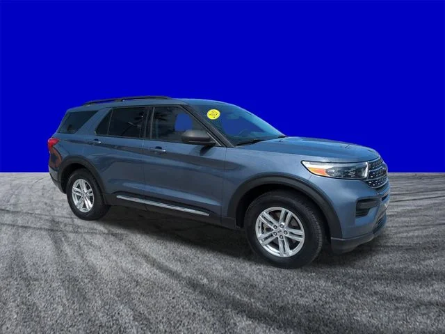 Certified Used 2021 Infinite Blue Metallic Tinted Clearcoat Ford XLT image 2