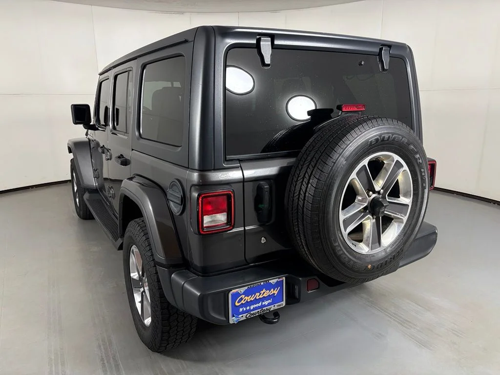 Used 2020 Gray Jeep Unlimited Sahara image 6