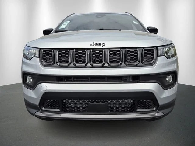 New 2026 Silver Zynith Metallic Clear-Coat Exterior Paint Jeep Latitude image 2