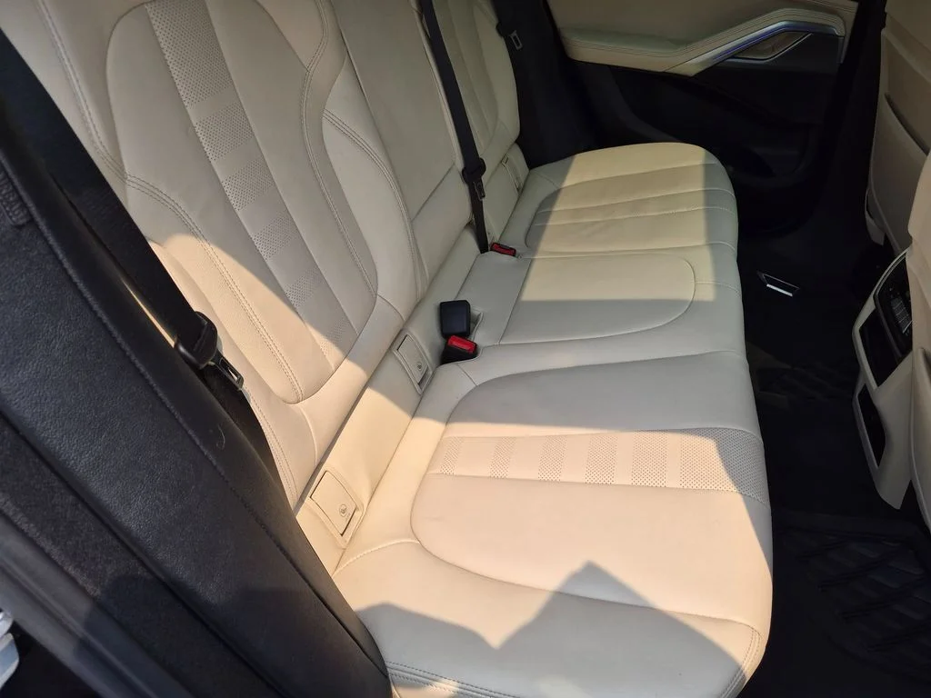 Used 2022 Black BMW xDrive40i image 28