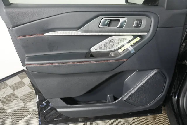 New 2027 Agate Black Metallic Ford ST image 27