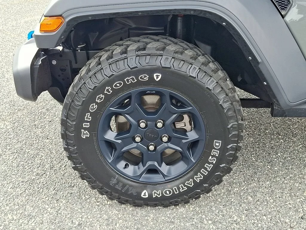 Used 2023 Gray Jeep 4x4 image 64