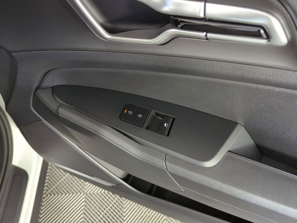 New 2026 Snow White Pearl Kia LX image 33
