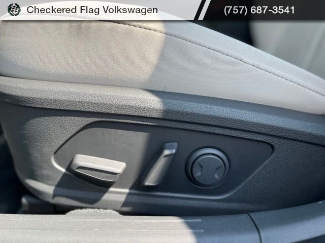 Used 2023 Hampton Gray Hyundai SEL image 23