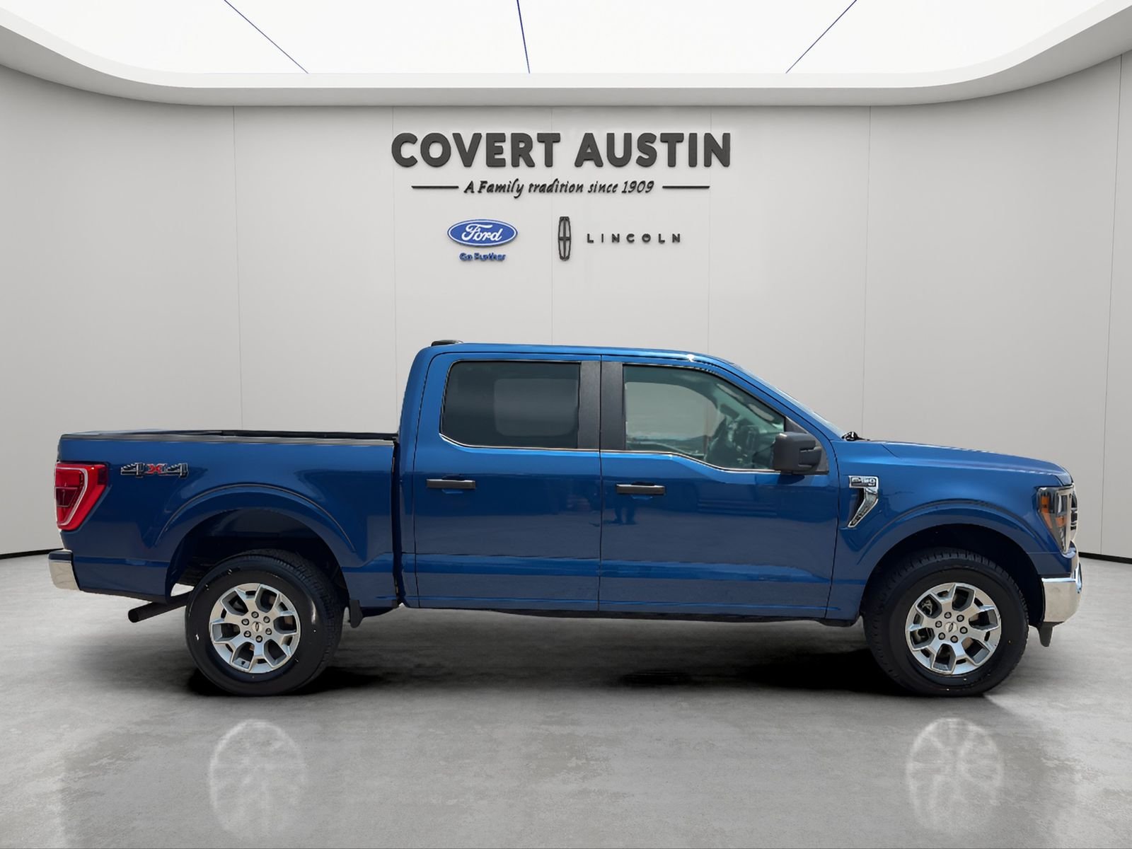 Used 2023 Blue Ford XLT image 6