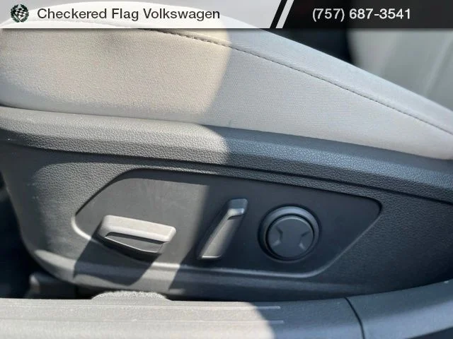 Used 2023 Hampton Gray Hyundai SEL image 23