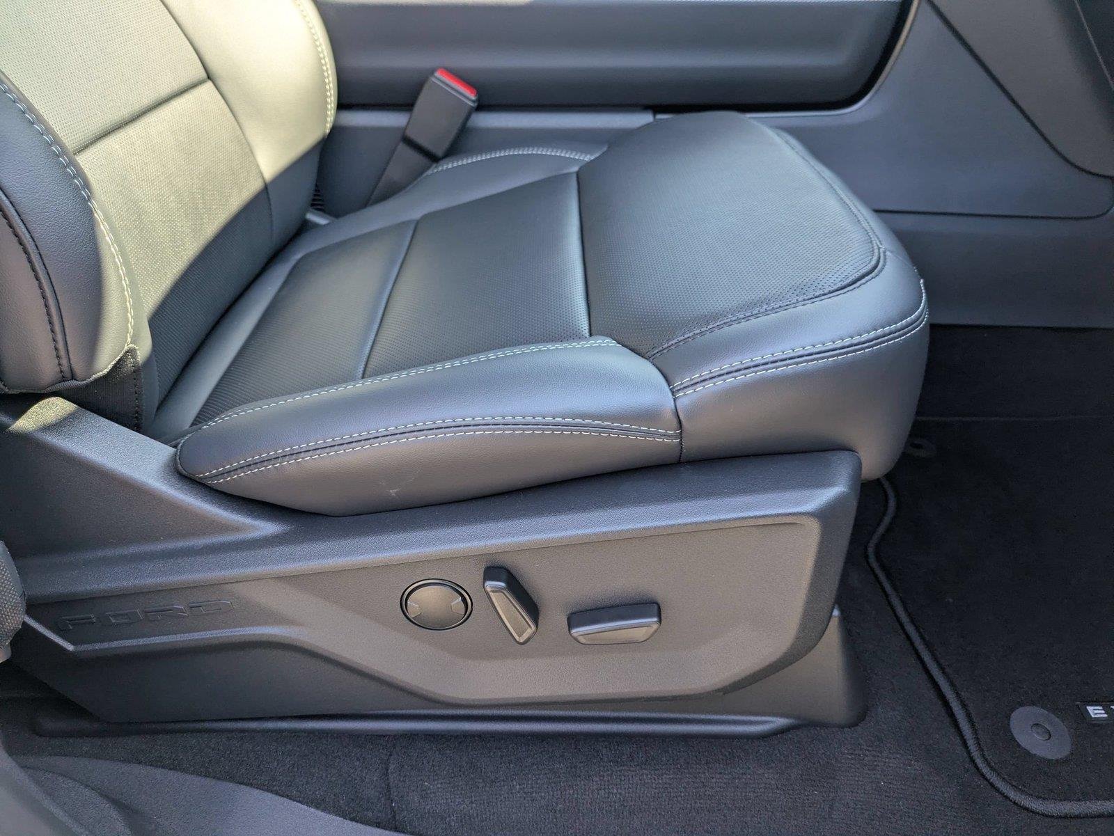 New 2027 Glacier Gray Metallic Tri-Coat Ford MAX Platinum image 37