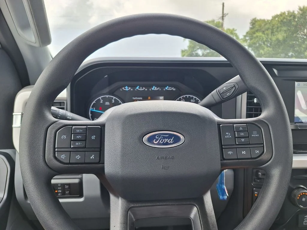 New 2026 Oxford White Ford F-250® XL image 14
