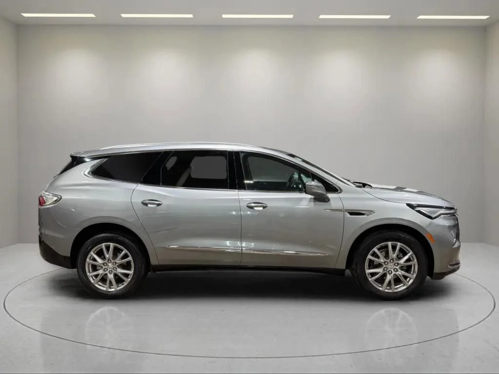 2024 Buick Enclave Essence - Photo 7