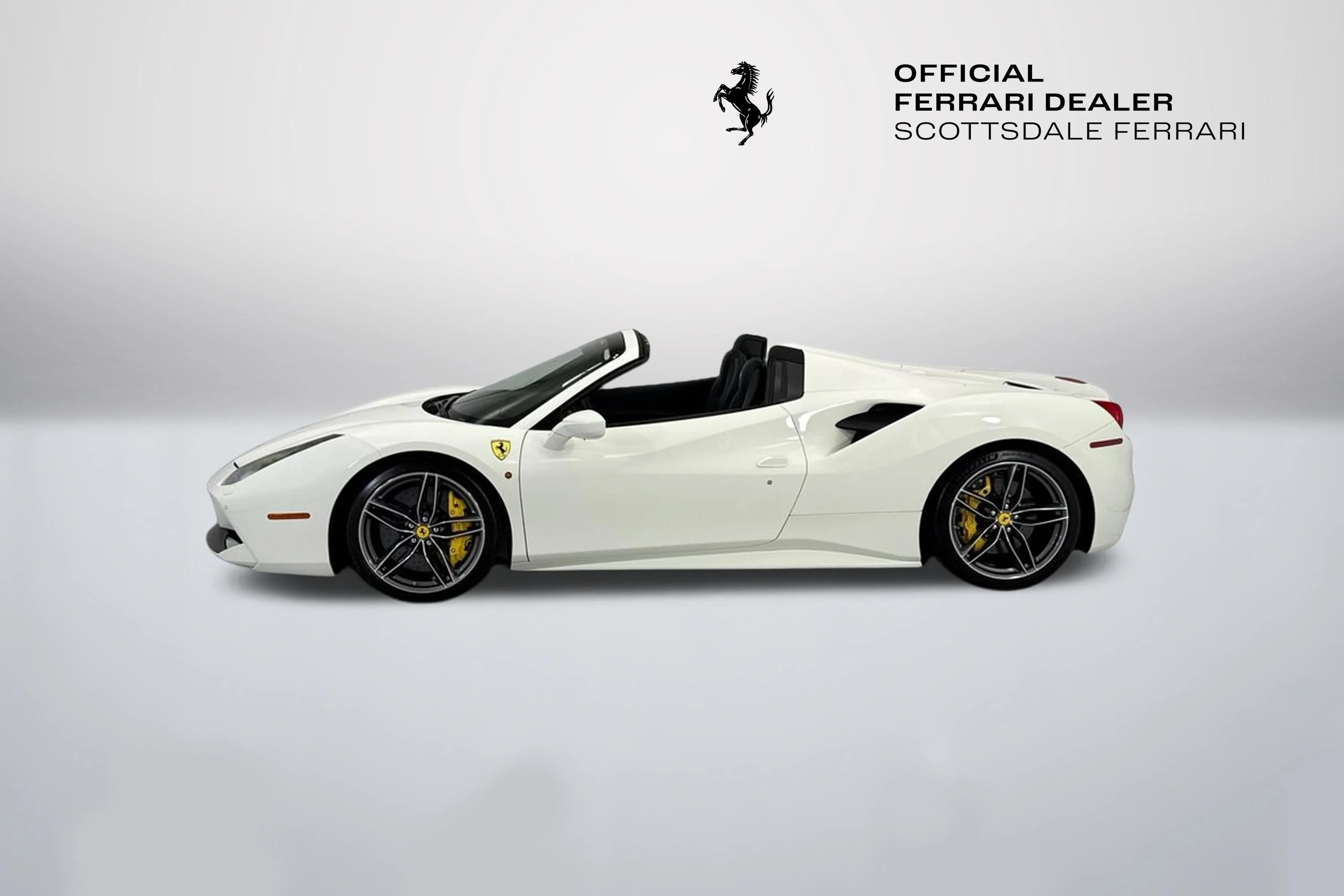 Used 2018 Bianco Avus Ferrari  image 8